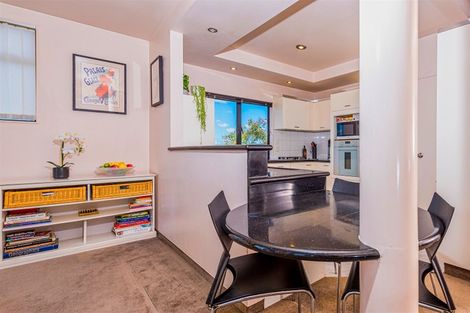 Photo of property in 2/38 Luckens Road, West Harbour, Auckland, 0618