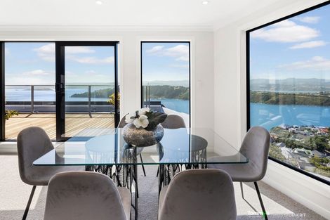 Photo of property in 2/25 Thane Road, Roseneath, Wellington, 6011