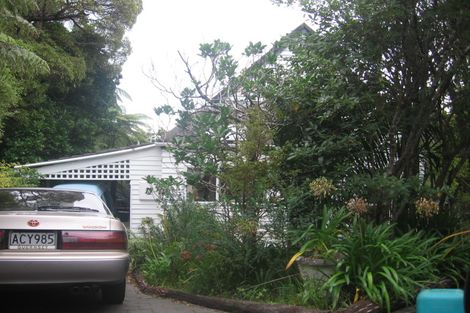 Photo of property in 13 Whiorau Grove, Lowry Bay, Lower Hutt, 5013