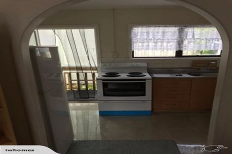 Photo of property in 3/6 Craigbank Avenue, New Lynn, Auckland, 0600