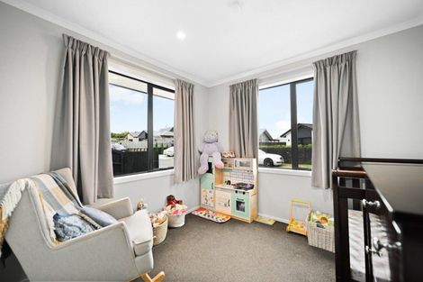 Photo of property in 18 Faber Place, Rototuna North, Hamilton, 3210