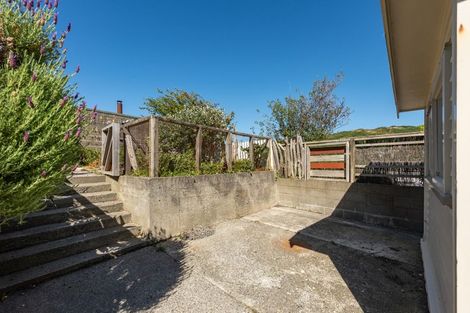Photo of property in 26 Avon Street, Island Bay, Wellington, 6023