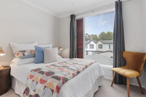 Photo of property in 9f Clearwater Cove, West Harbour, Auckland, 0618