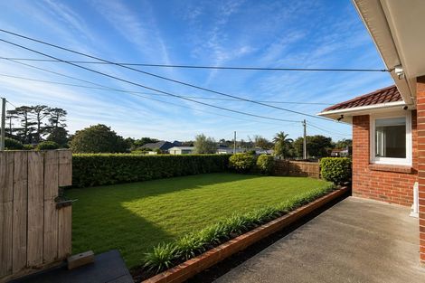Photo of property in 13 Tiki Street, New Lynn, Auckland, 0600
