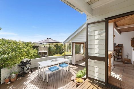 Photo of property in 2/85 Castor Bay Road, Castor Bay, Auckland, 0620