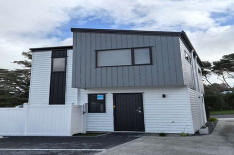 Photo of property in 17a Midgley Road, West Harbour, Auckland, 0618