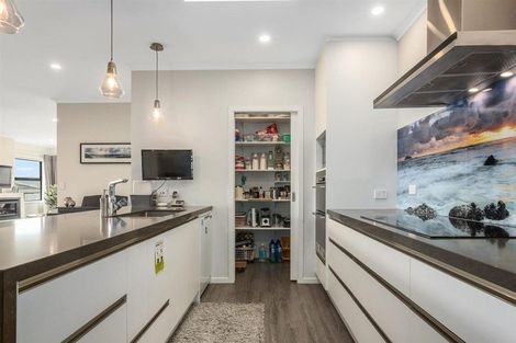 Photo of property in 12 Canary Way, Whitby, Porirua, 5024