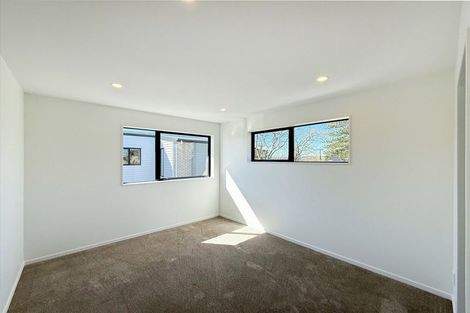 Photo of property in 2/7 Peverill Crescent, Papatoetoe, Auckland, 2025