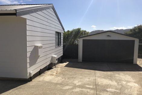 Photo of property in 15 Fenchurch Grove, Stokes Valley, Lower Hutt, 5019