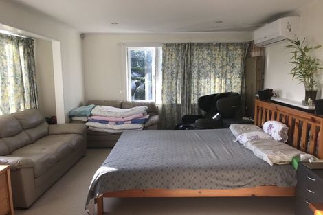 Photo of property in 135 Ennis Avenue, Pakuranga Heights, Auckland, 2010