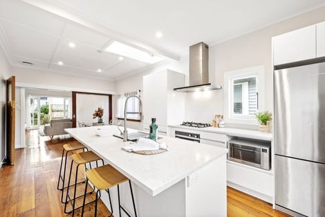 Photo of property in 7 Akatea Street, Berhampore, Wellington, 6023