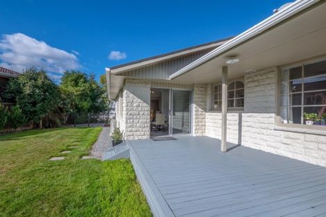 Photo of property in 22 Dunrobin Place, Avonhead, Christchurch, 8042