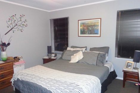 Photo of property in 24 Olive Terrace, Paraparaumu Beach, Paraparaumu, 5032