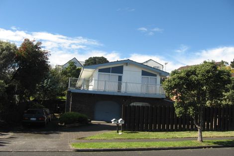 Photo of property in 33 Lewisham Street, Highland Park, Auckland, 2010