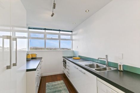 Photo of property in Gateway Apartments, 19 Maida Vale Road, Roseneath, Wellington, 6011