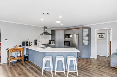 Photo of property in 27 Somerton Drive, Huntington, Hamilton, 3210