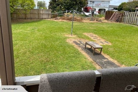 Photo of property in 6 Temuri Place, Glendene, Auckland, 0602