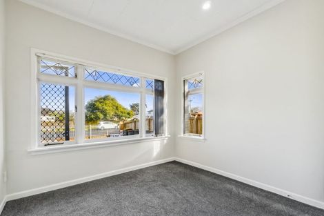 Photo of property in 22 Ranfurly Road, Papatoetoe, Auckland, 2104