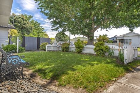 Photo of property in 2/282 Aberdeen Road, Gisborne, 4010