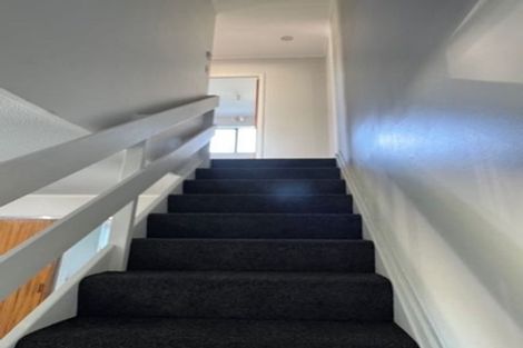 Photo of property in 26b Cheltenham Terrace, Newlands, Wellington, 6037