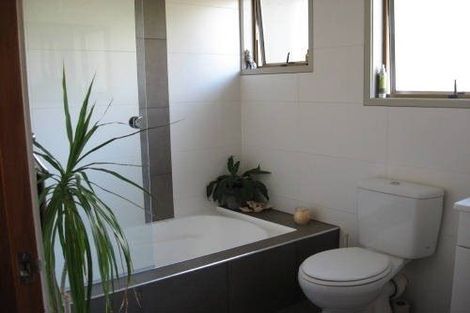 Photo of property in 13 Schnapper Rock Road, Greenhithe, Auckland, 0632