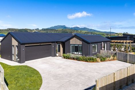 Photo of property in 16 Tunarau Street, Raglan, 3225