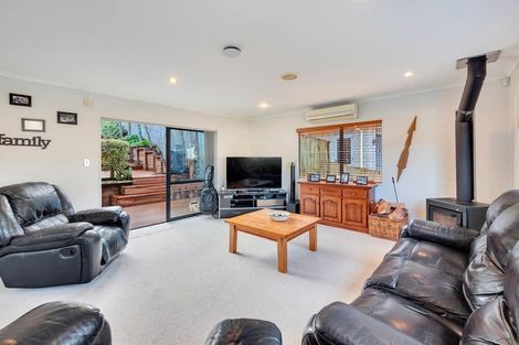 Photo of property in 41 San Marino Drive West, Henderson, Auckland, 0612