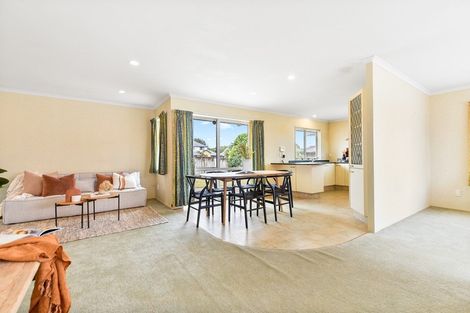 Photo of property in 37 Nottingham Drive, Hamilton East, Hamilton, 3216