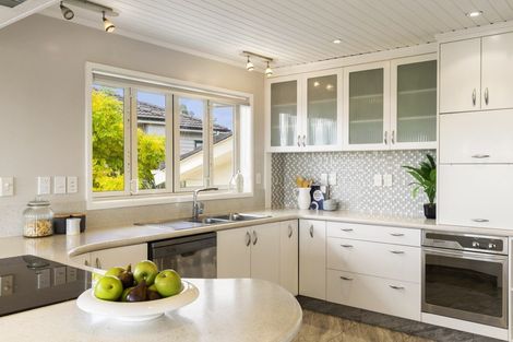 Photo of property in 1b Burford Place, Mellons Bay, Auckland, 2014