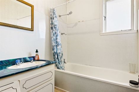 Photo of property in 318 Swanson Road, Henderson, Auckland, 0610