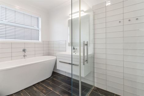 Photo of property in 5 Hooton Drive, Huapai, Kumeu, 0810