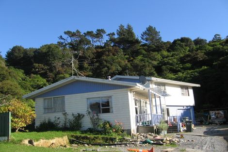 Photo of property in 20 Tiroiti Grove, Stokes Valley, Lower Hutt, 5019