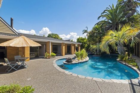 Photo of property in 59-61 Rock Isle Road, Torbay, Auckland, 0630