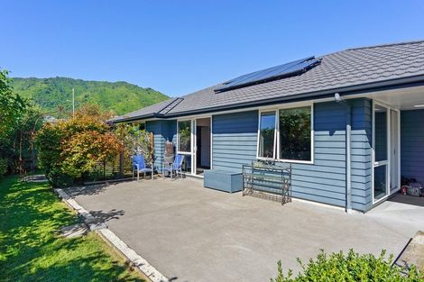 Photo of property in 63 Waipunahau Road, Waikanae, 5036