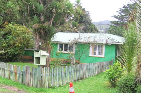 Photo of property in 13 Tane Road, Laingholm, Auckland, 0604