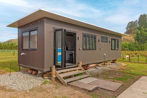 Photo of property in 7 Parkinson Street, Tolaga Bay, 4077