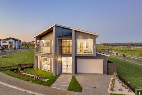 Photo of property in 15 Catalina Avenue, Rosehill, Papakura, 2113