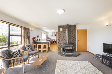 Photo of property in 61 Turitea Road, Fitzherbert, Palmerston North, 4472