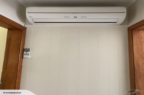 Photo of property in 1 Holdsworth Avenue, Trentham, Upper Hutt, 5018