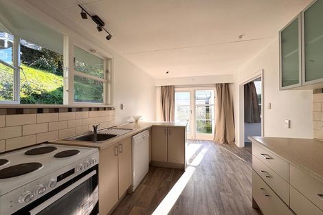 Photo of property in 135 Ruskin Road, Newlands, Wellington, 6037