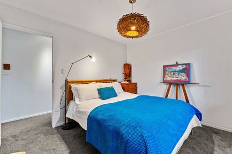 Photo of property in 2/962 Beach Road, Torbay, Auckland, 0630