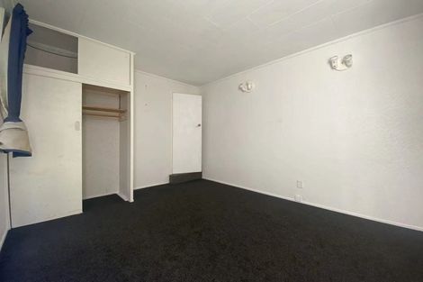 Photo of property in 11 Idyll Place, Northcross, Auckland, 0632