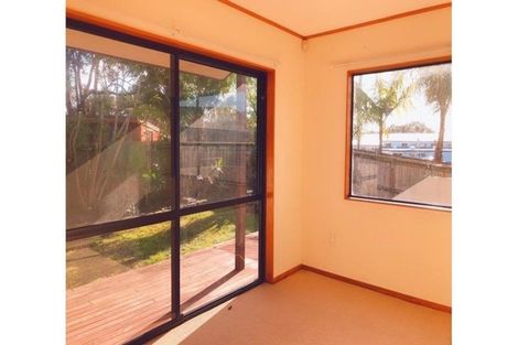 Photo of property in 2/93 Sunnybrae Road, Hillcrest, Auckland, 0627