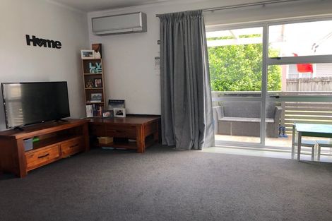 Photo of property in 27 Alma Crescent, Papakura, 2110