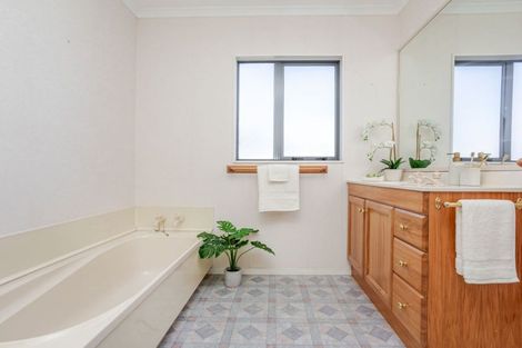 Photo of property in 19 King Street, Dannevirke, 4930