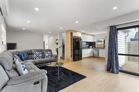 Photo of property in 86a Kelman Road, Kelston, Auckland, 0602