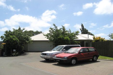 Photo of property in 15 Chesterfield Mews, Russley, Christchurch, 8042