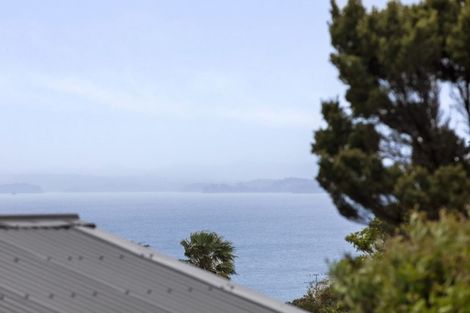 Photo of property in 1400 Whangaparaoa Road, Army Bay, Whangaparaoa, 0930