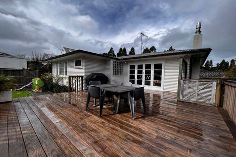 Photo of property in 1/73 Verran Road, Birkenhead, Auckland, 0626