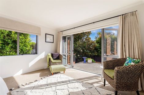 Photo of property in 10 Seamount Drive, Red Beach, 0932